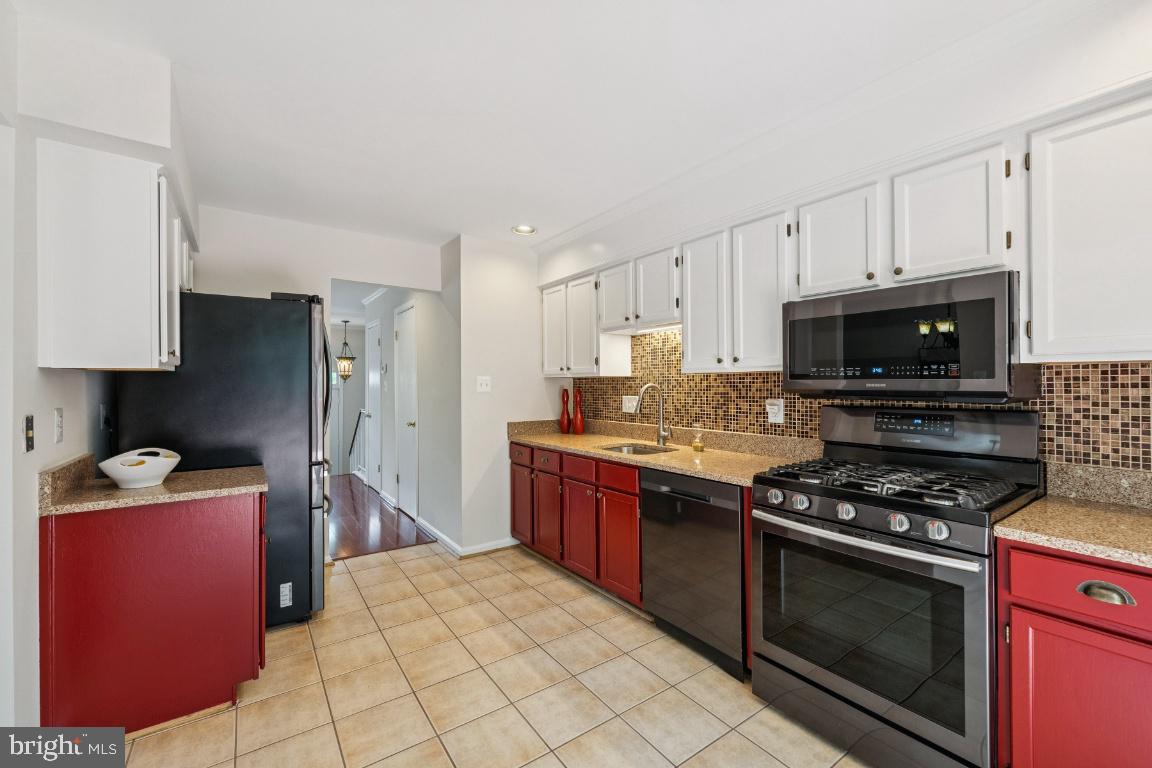 4231 Sleepy Lake Dr