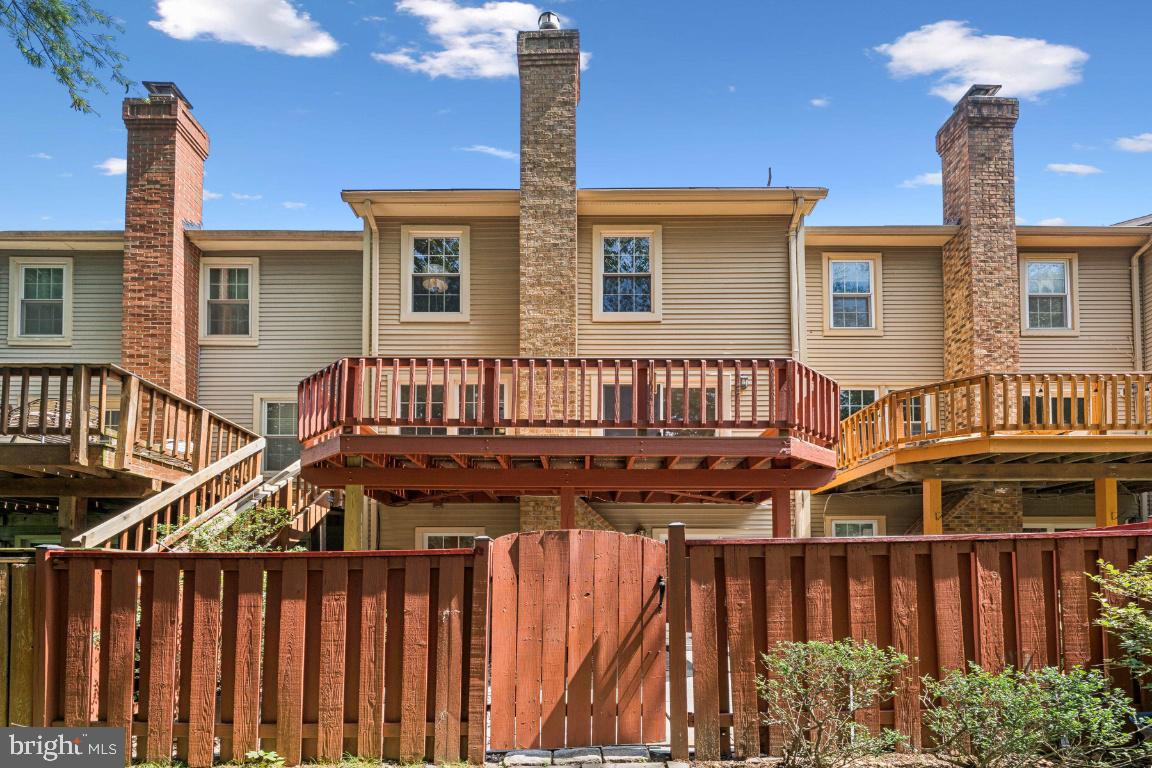 4231 Sleepy Lake Dr