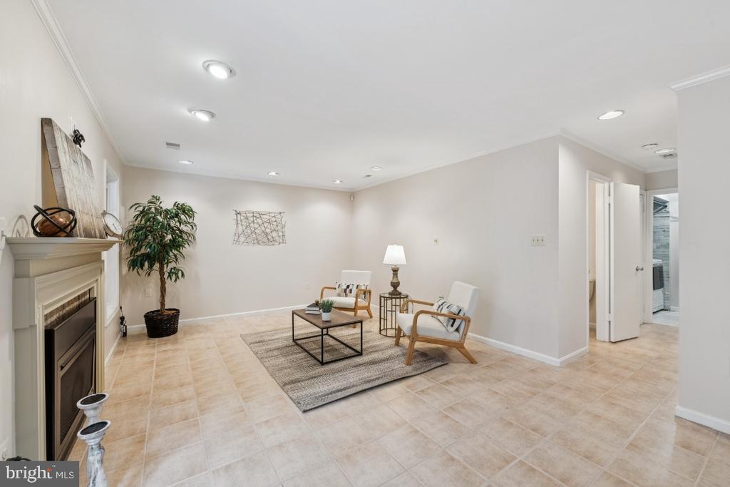 4231 Sleepy Lake Dr
