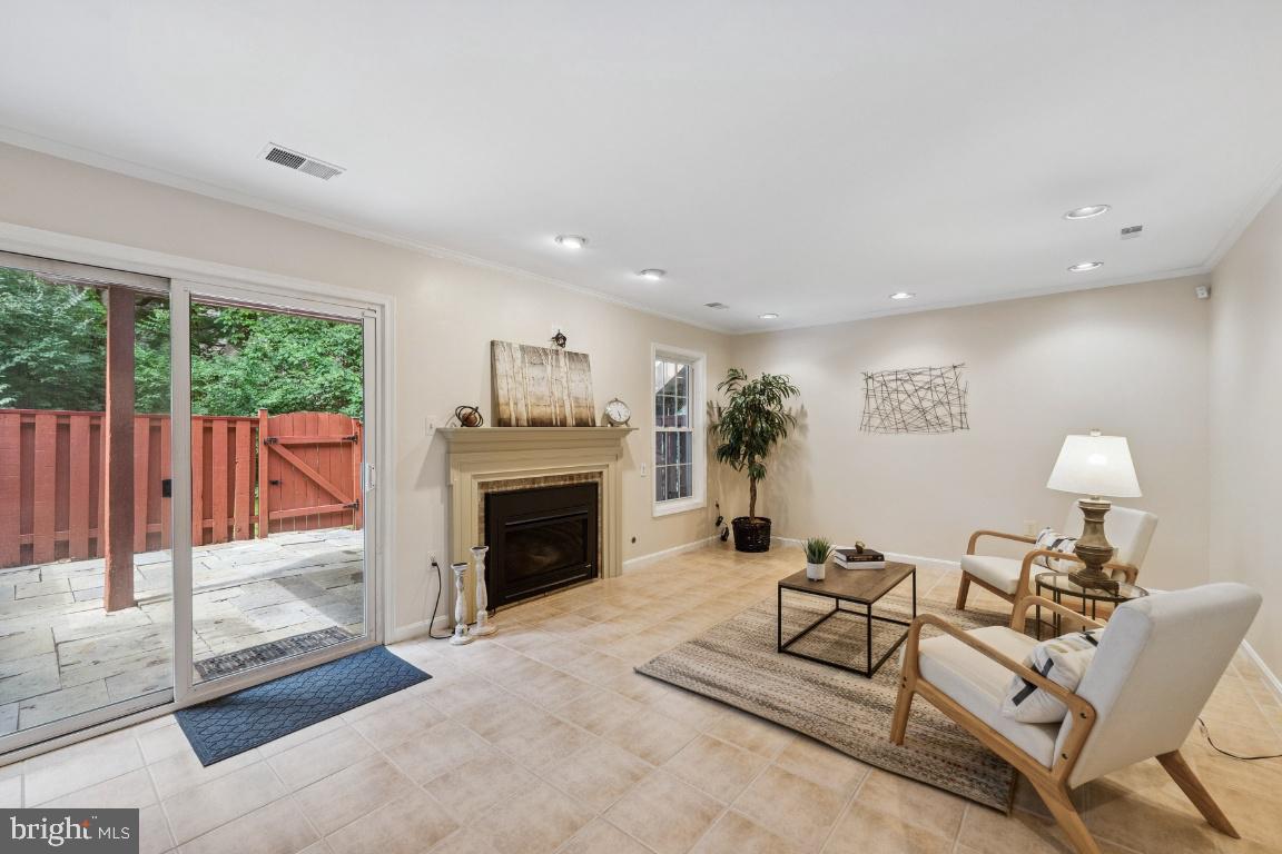 4231 Sleepy Lake Dr