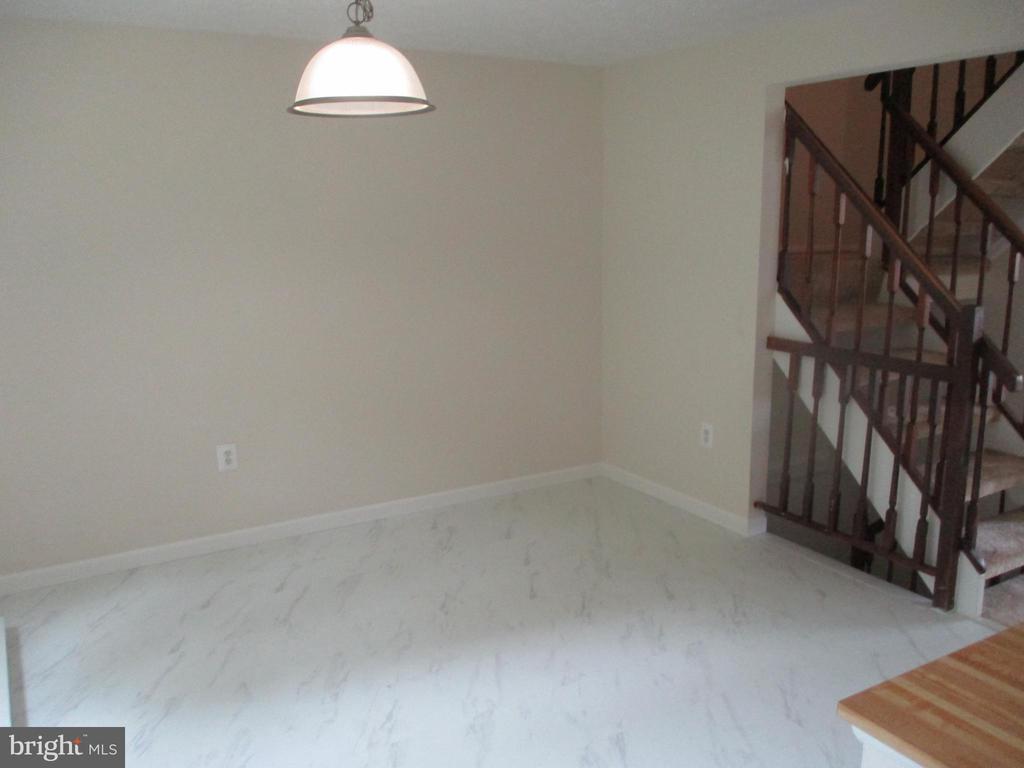 5844 ROCK FOREST CT