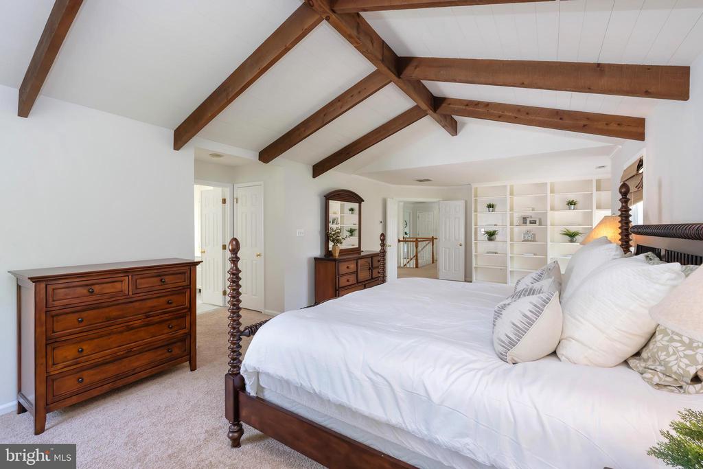 12691 Fox Woods Dr