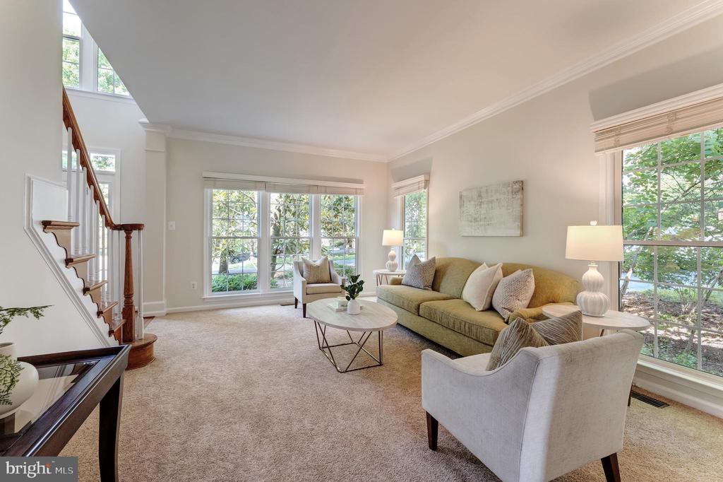 12691 Fox Woods Dr