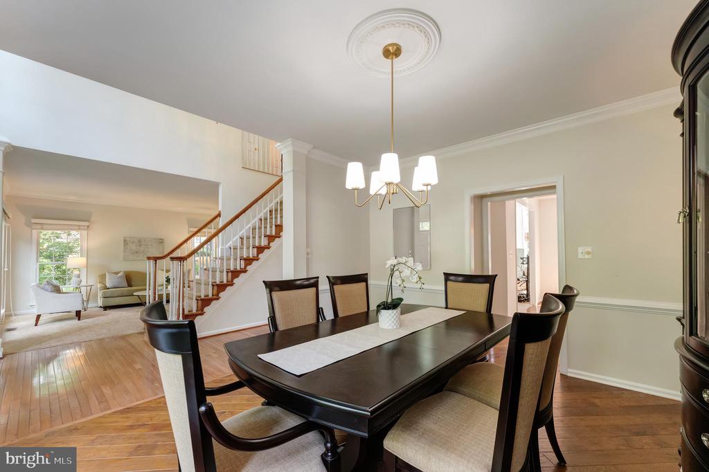 12691 Fox Woods Dr