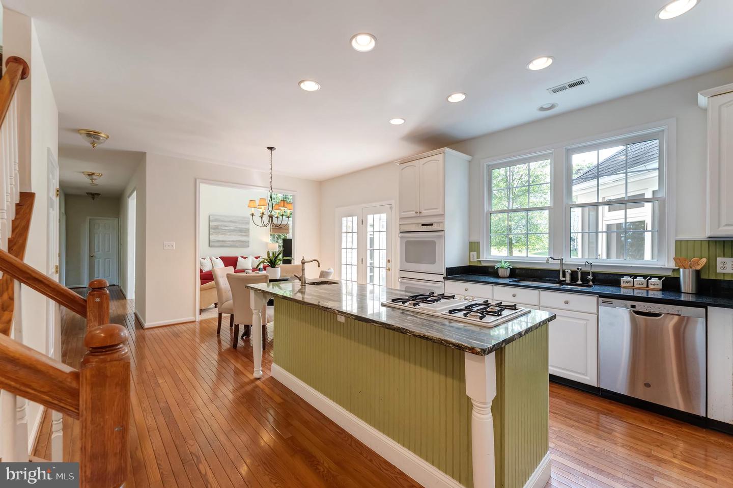 12691 Fox Woods Dr