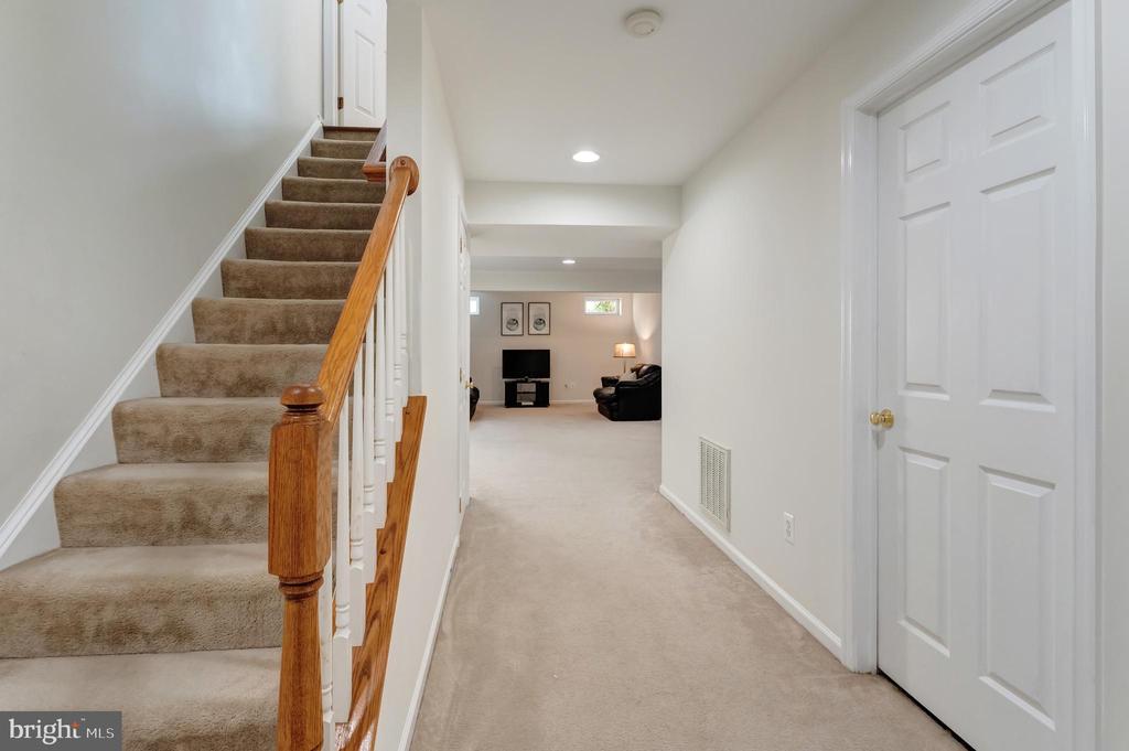 12691 Fox Woods Dr