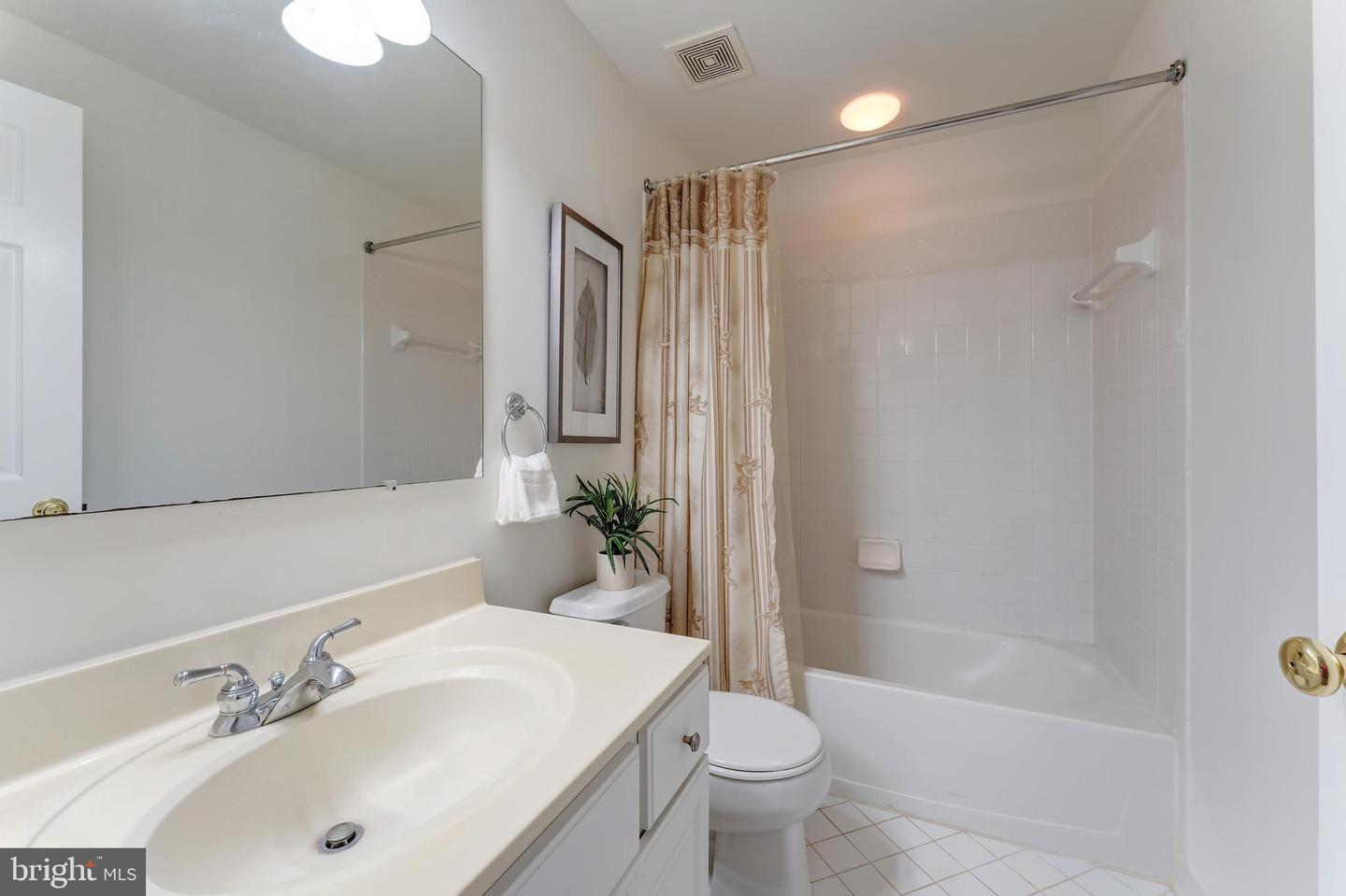 12691 Fox Woods Dr