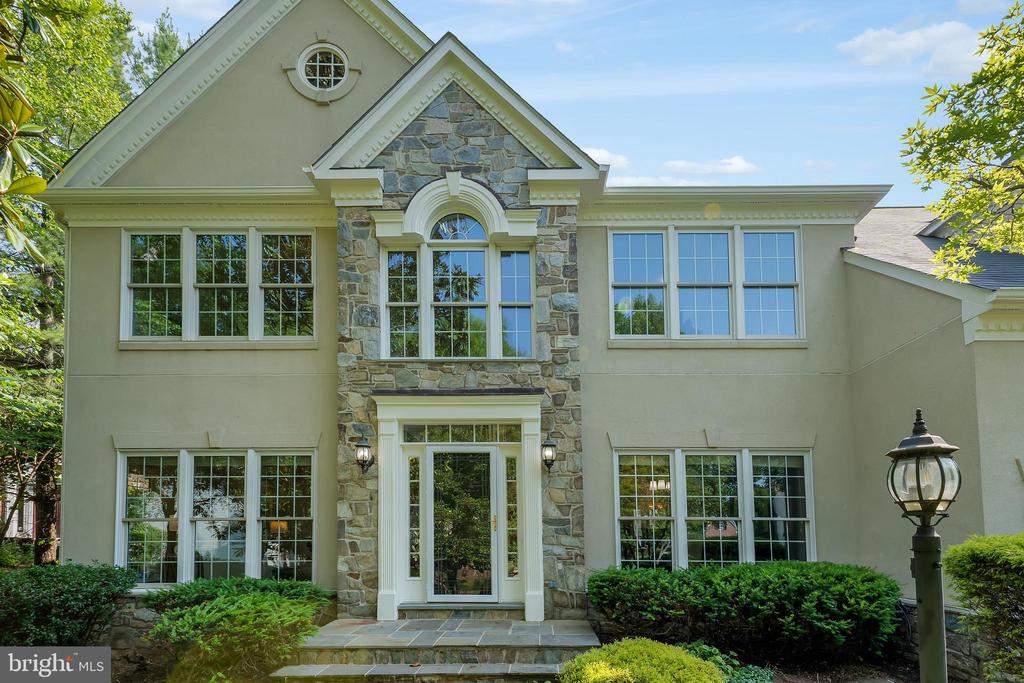 12691 Fox Woods Dr