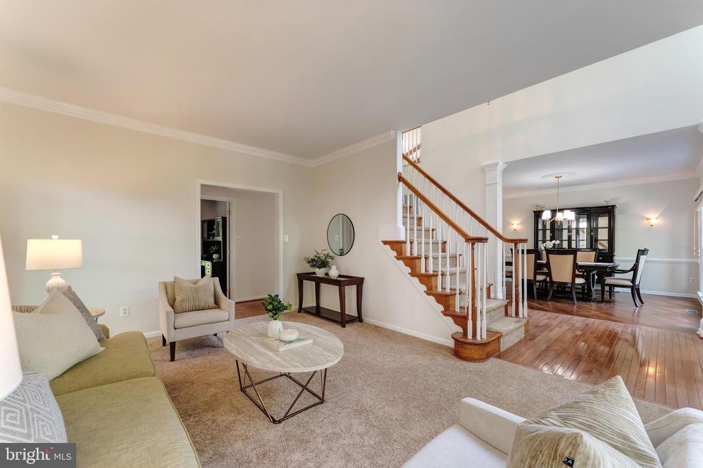 12691 Fox Woods Dr