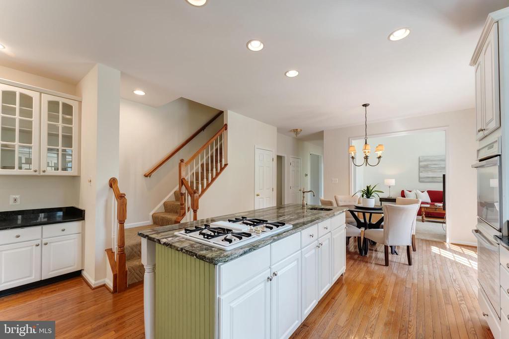 12691 Fox Woods Dr