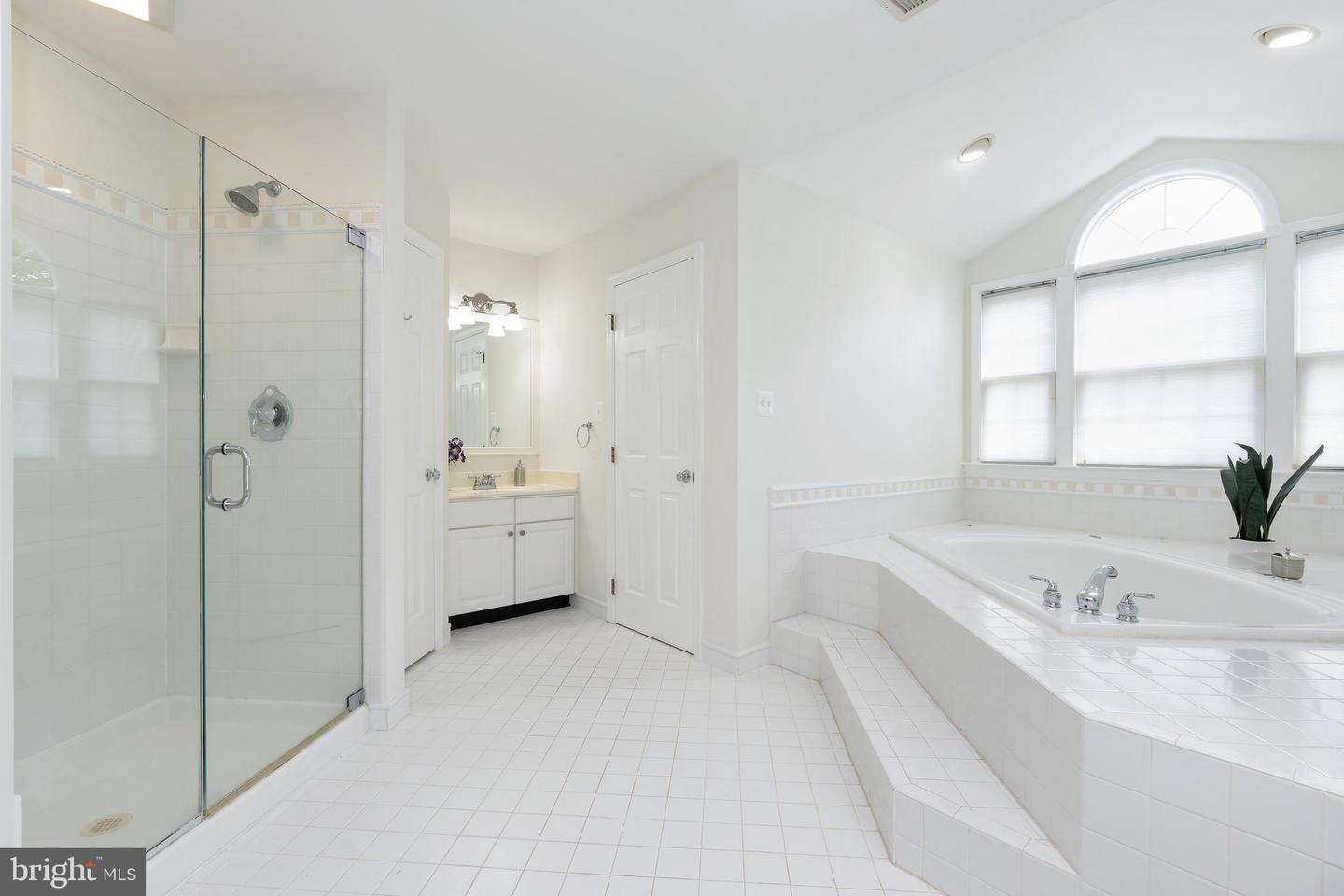 12691 Fox Woods Dr