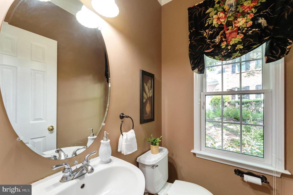 12691 Fox Woods Dr