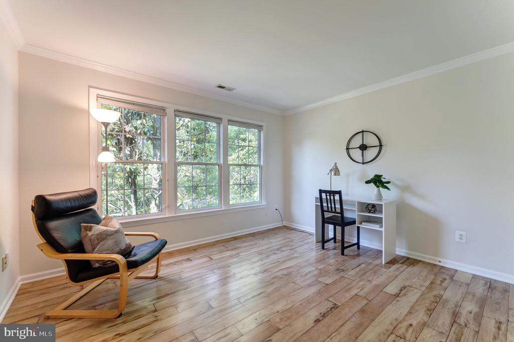 12691 Fox Woods Dr