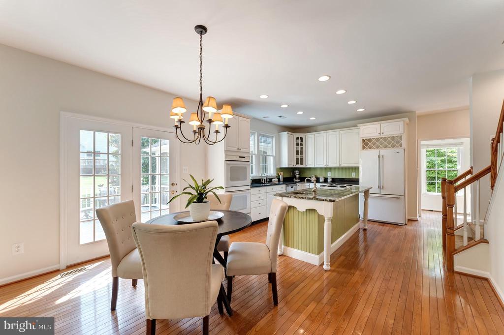 12691 Fox Woods Dr