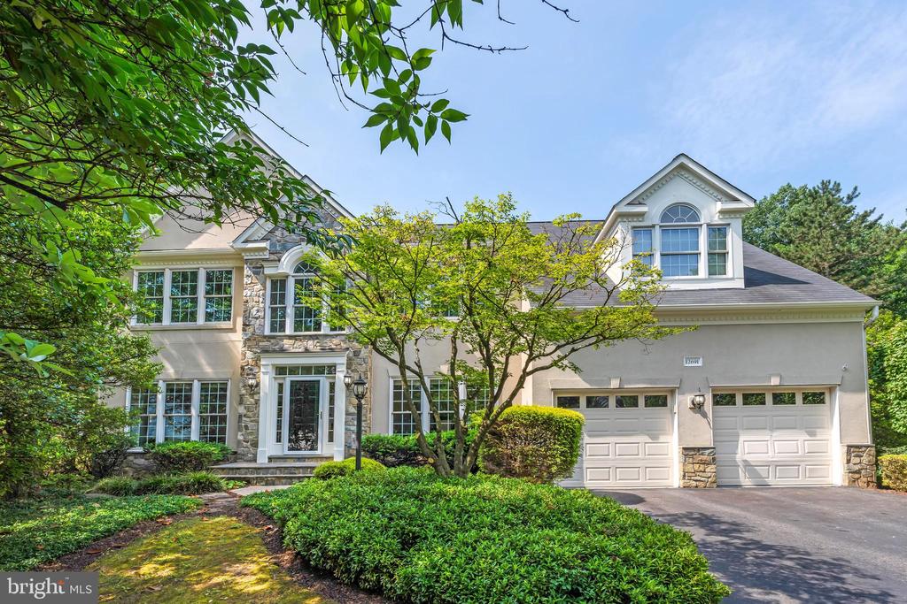 12691 Fox Woods Dr