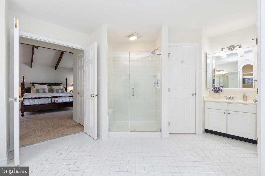 12691 Fox Woods Dr