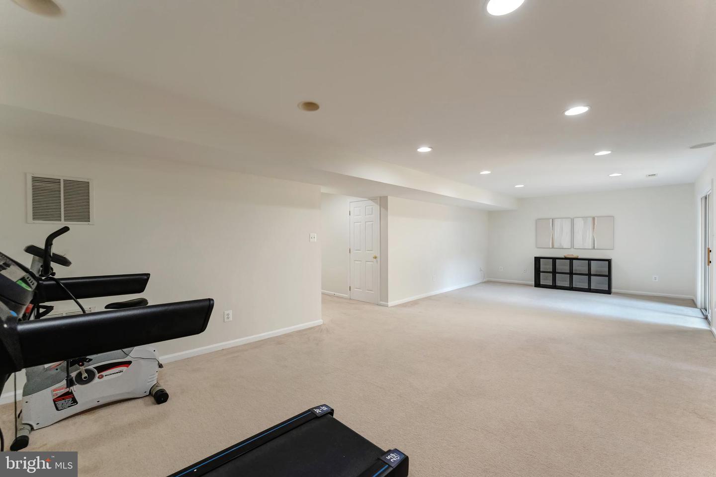 12691 Fox Woods Dr
