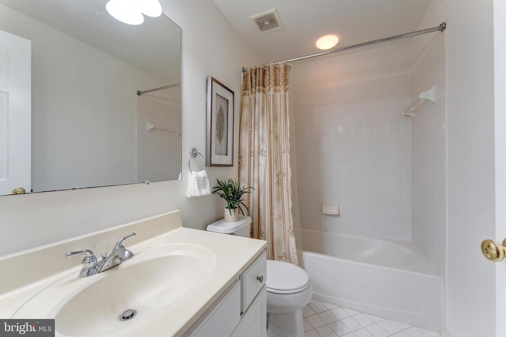 12691 Fox Woods Dr