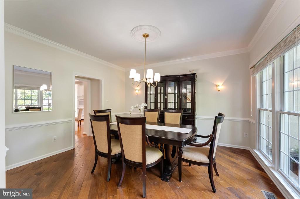 12691 Fox Woods Dr