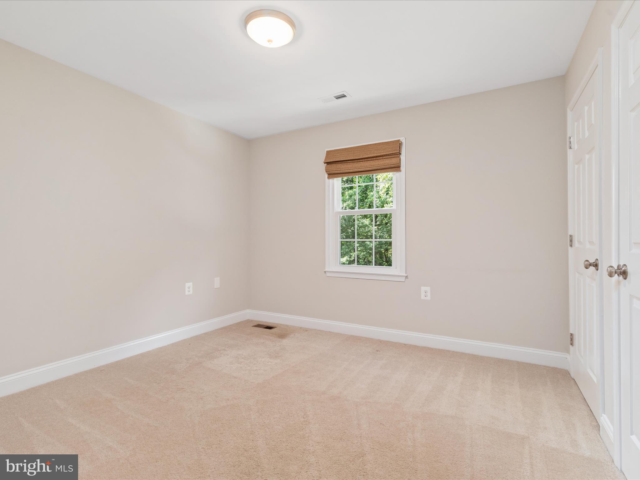 2200 LOMOND COURT