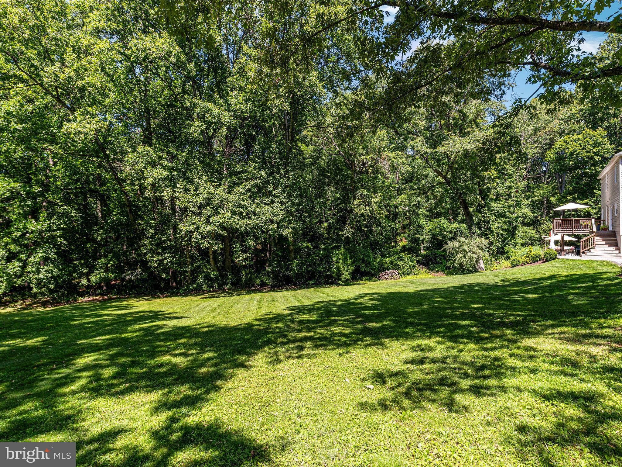 2200 LOMOND COURT
