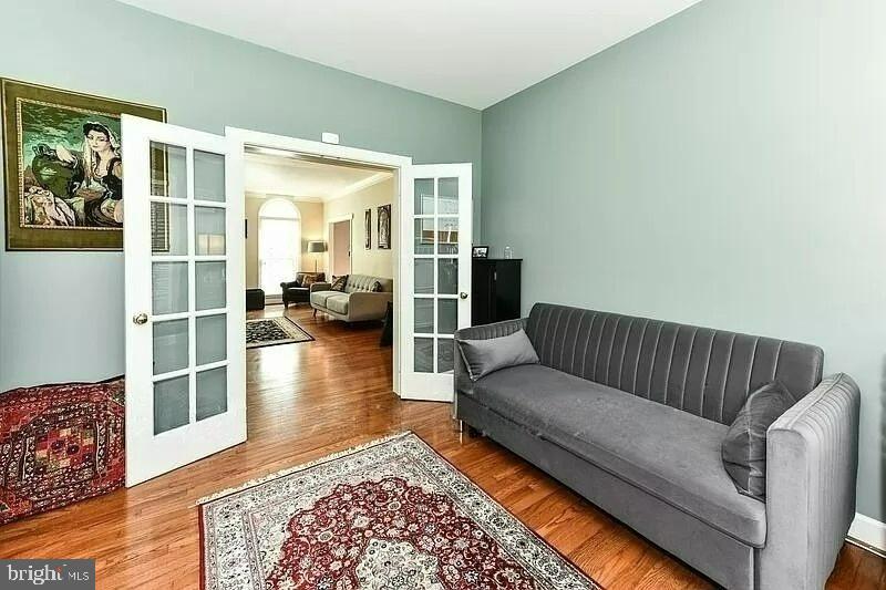 1088 SAFA ST