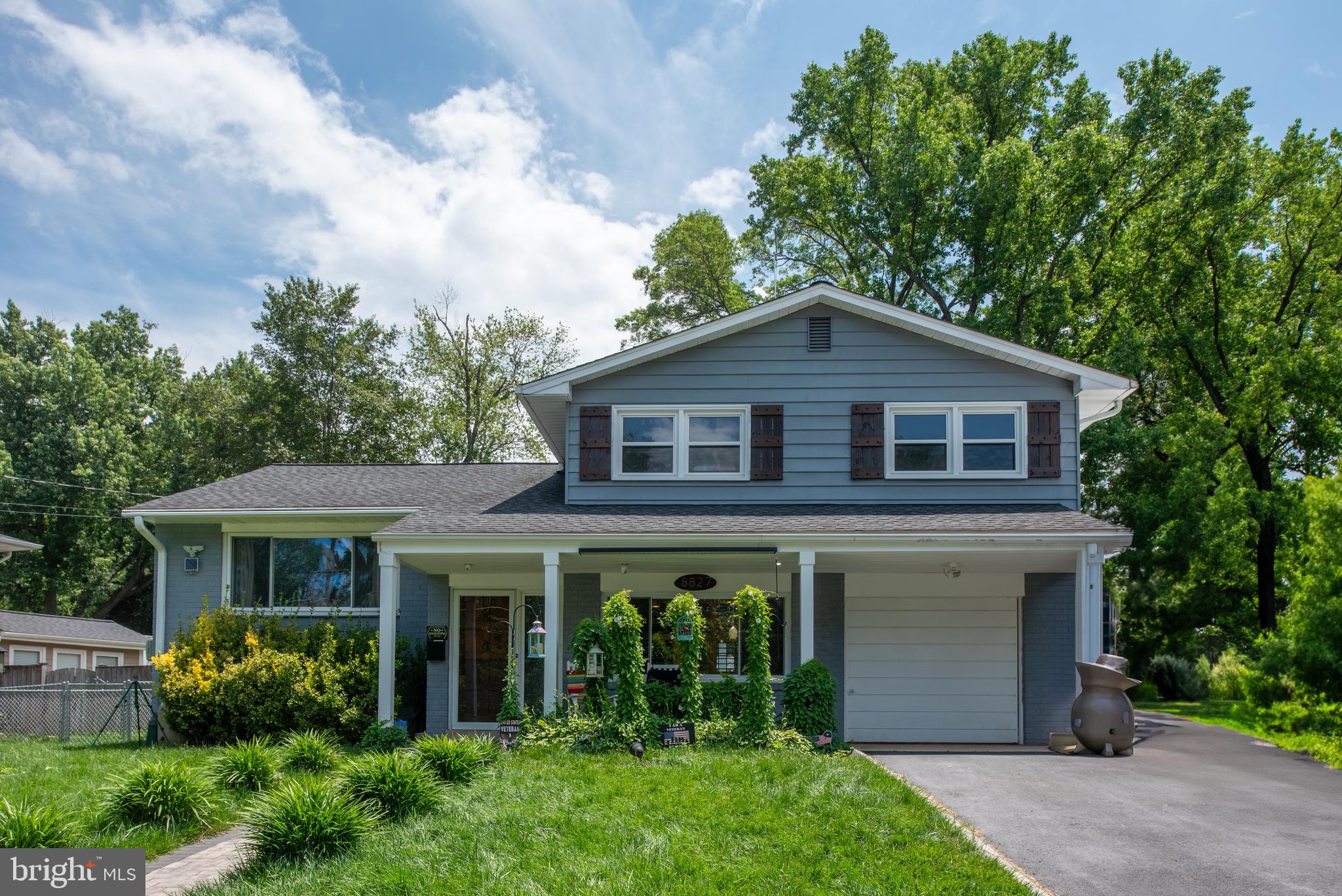 8827 Camfield Dr