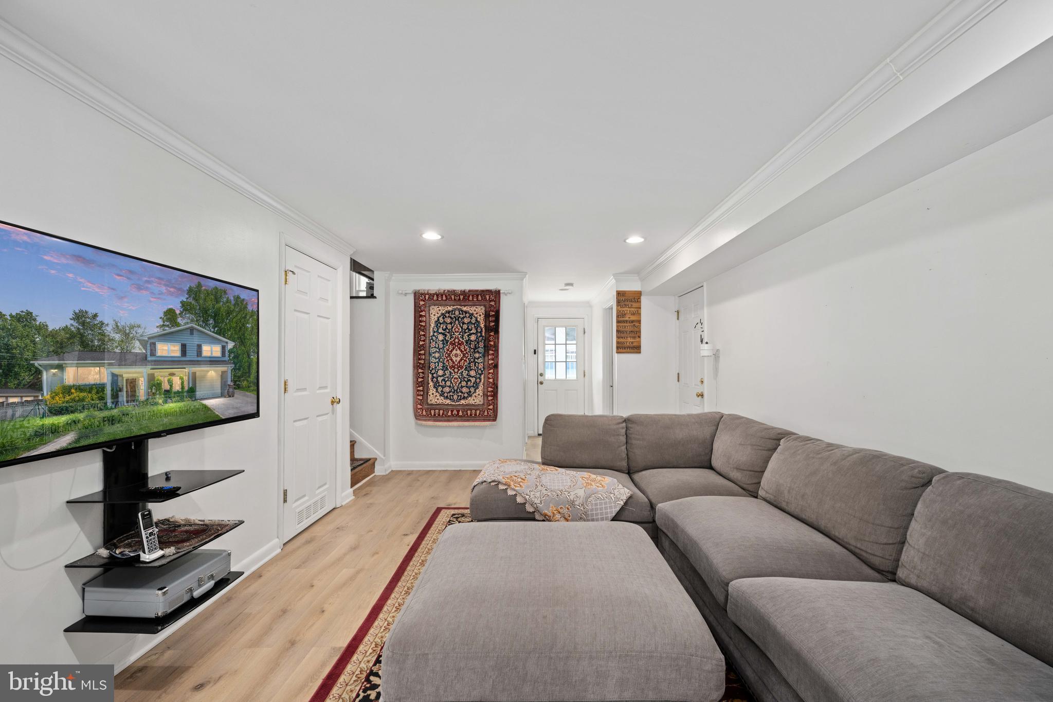 8827 Camfield Dr