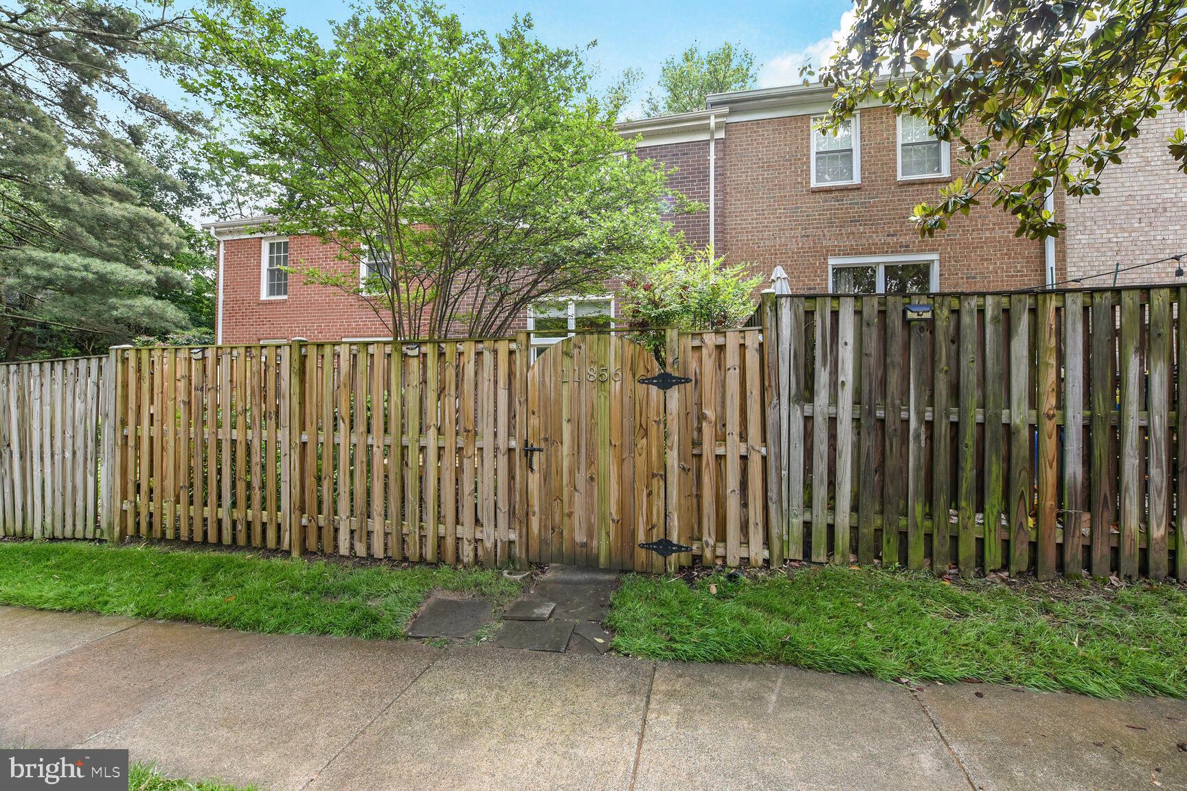 11856 Saint Trinians Ct