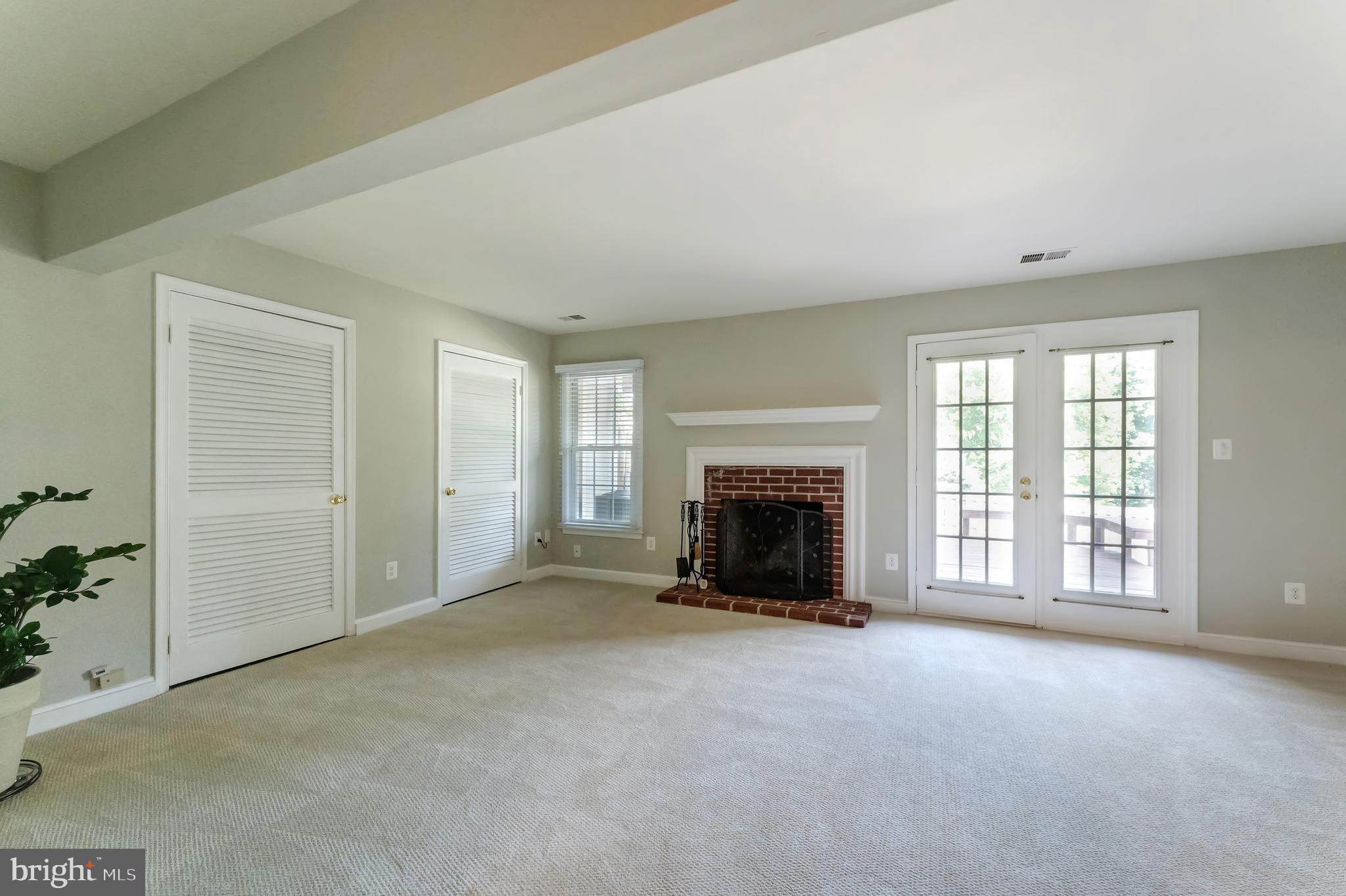 2089 Gillen Ln