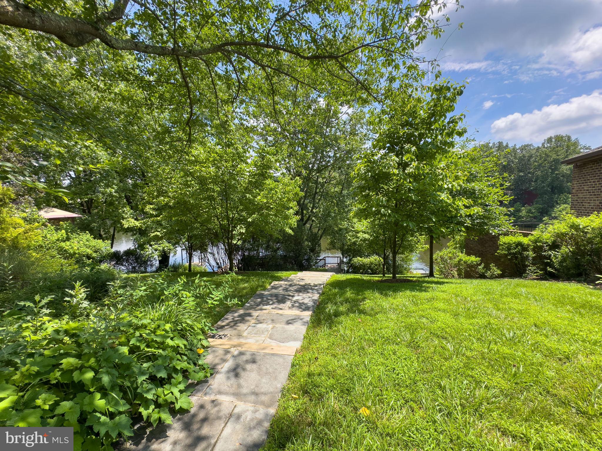 2151 Cabots Point Ln
