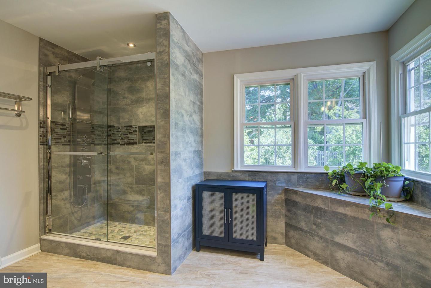 6821 Compton Heights Cir