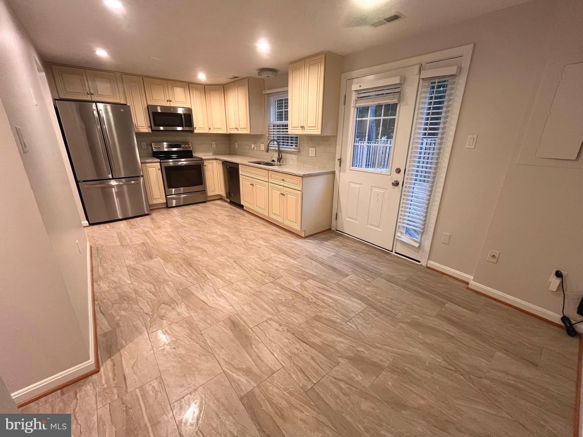 1567 Bennington Woods Ct