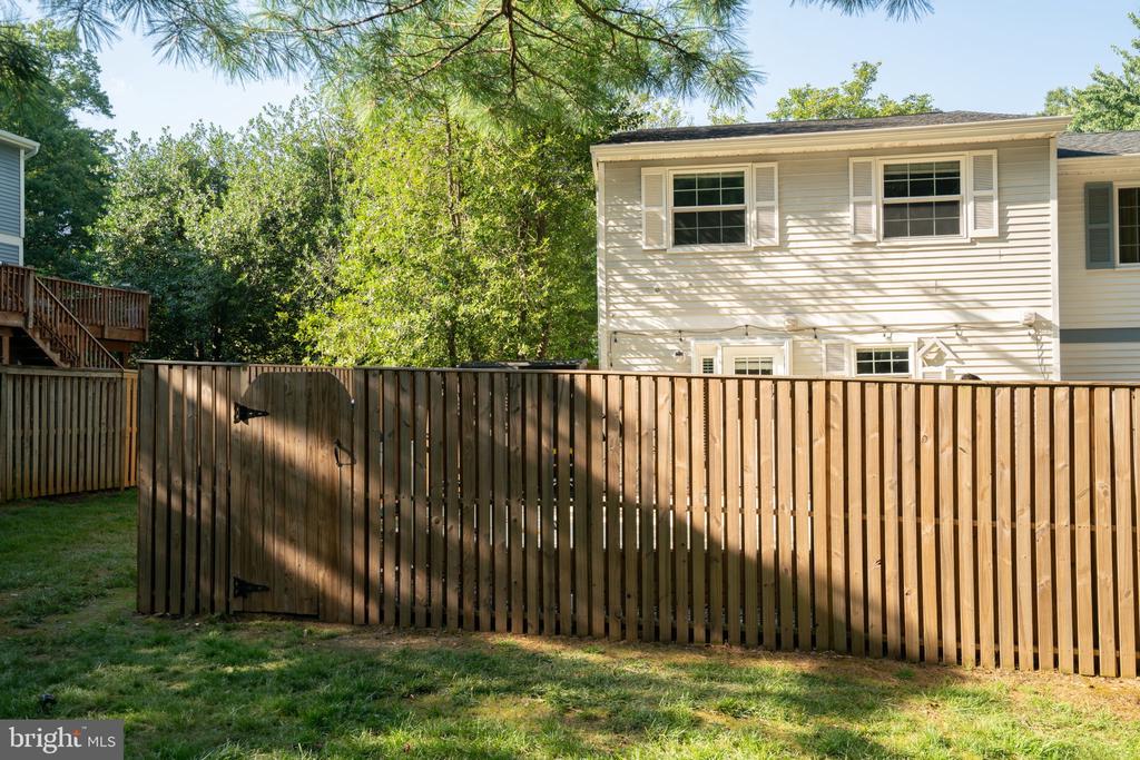 1567 Bennington Woods Ct