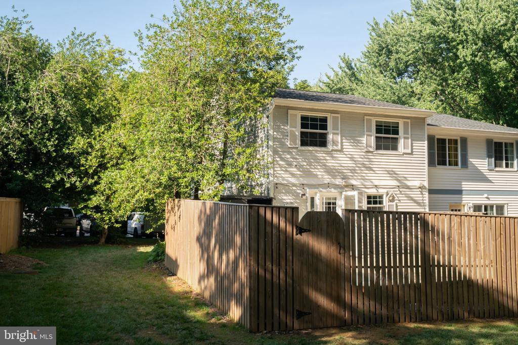 1567 Bennington Woods Ct