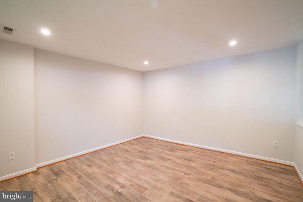 1567 Bennington Woods Ct