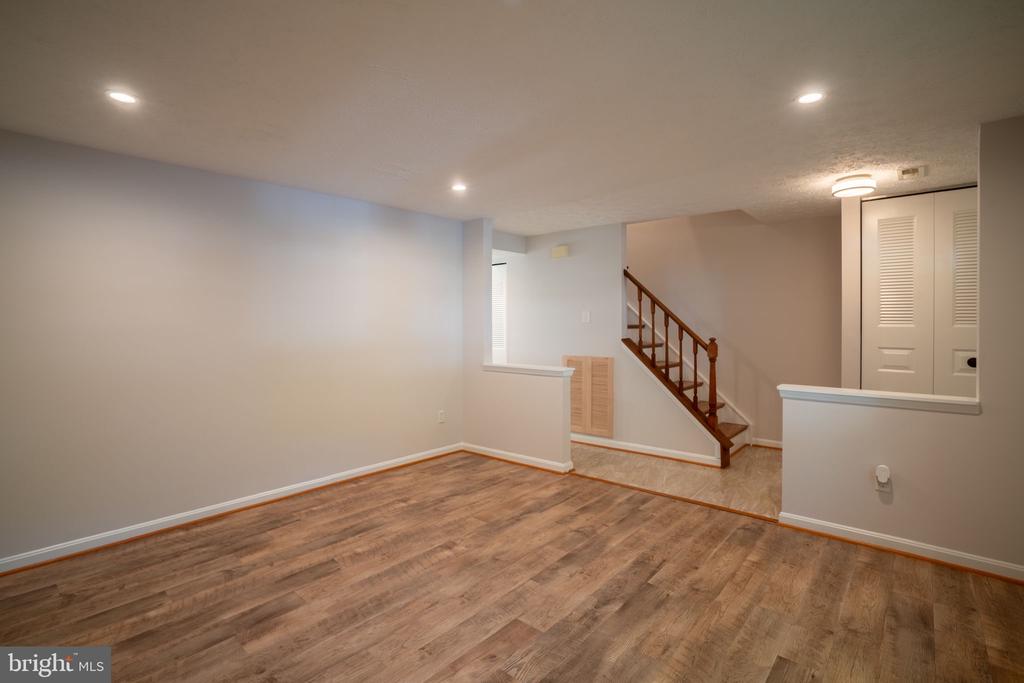 1567 Bennington Woods Ct