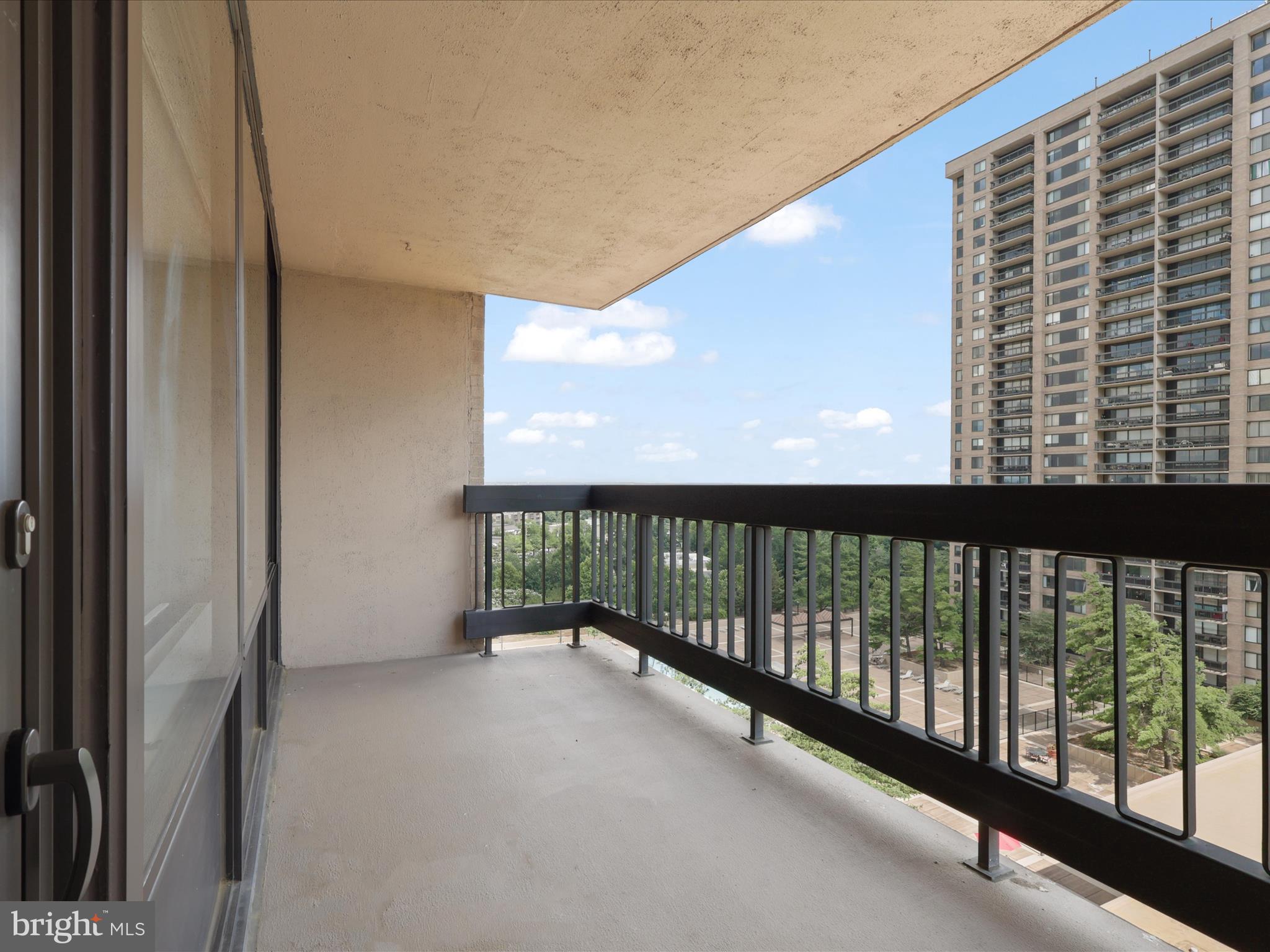 3701 S GEORGE MASON DRIVE 901N