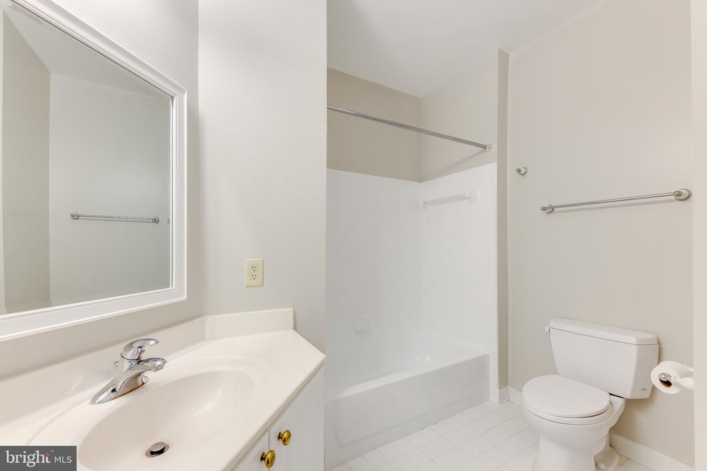 1625 INTERNATIONAL DR #109