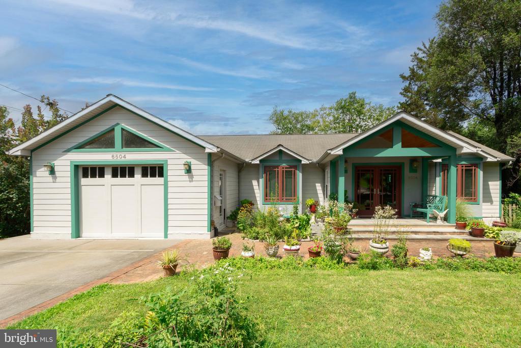 6504 CARRIAGE DRIVE