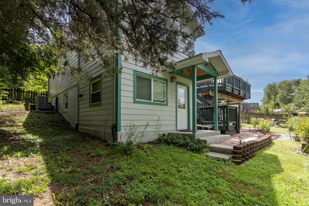 6504 CARRIAGE DRIVE