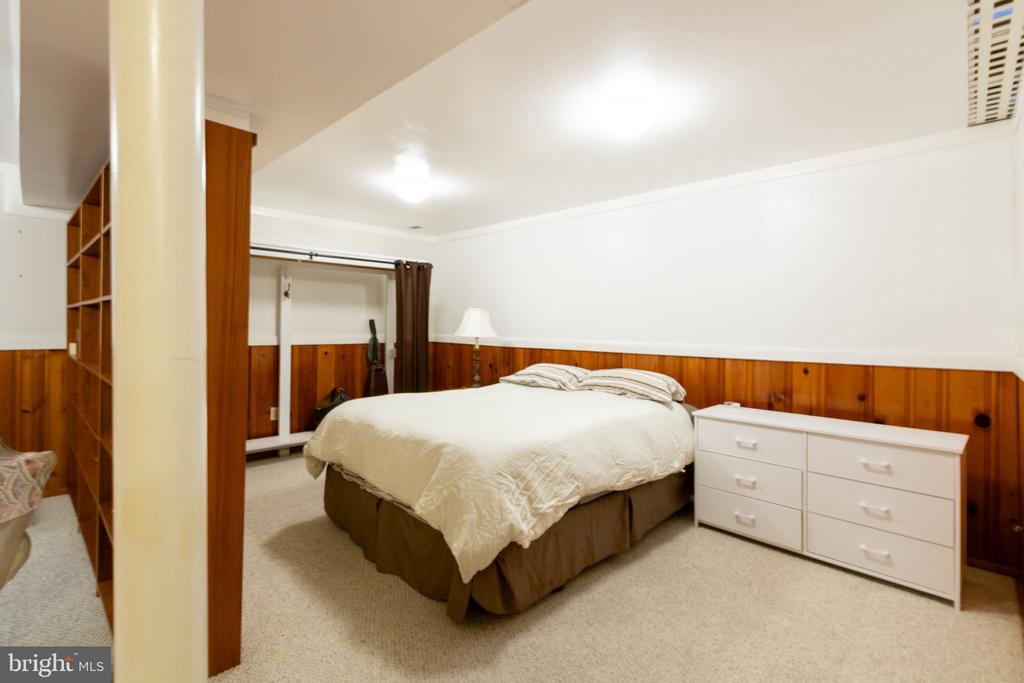 6504 CARRIAGE DRIVE