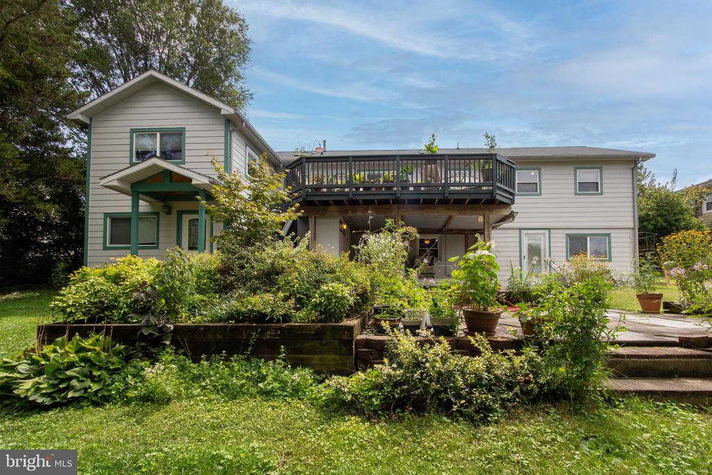 6504 CARRIAGE DRIVE