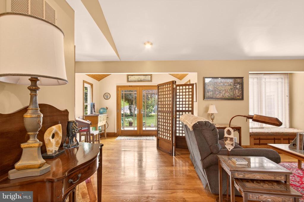 6504 CARRIAGE DRIVE