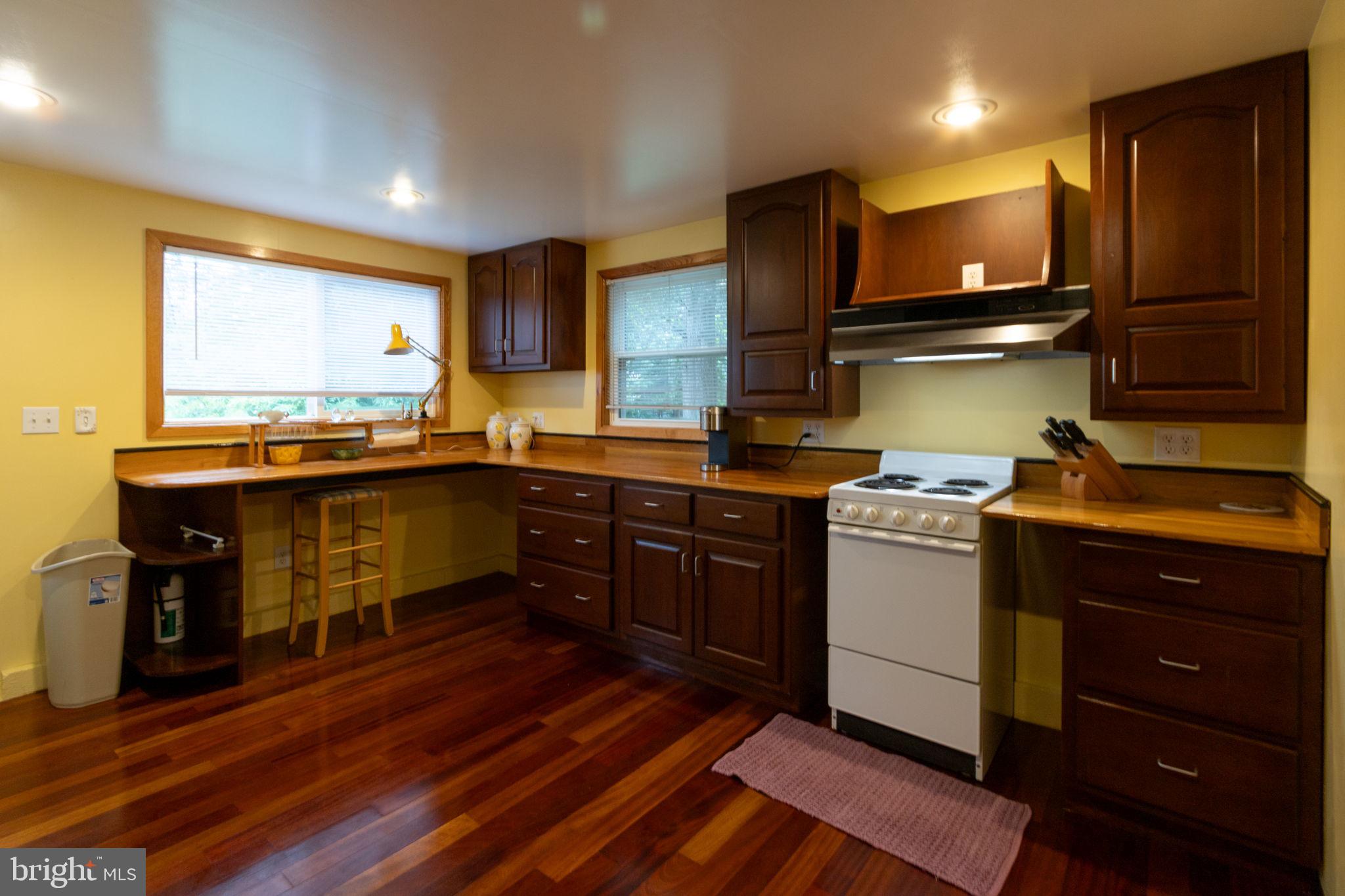 6504 CARRIAGE DRIVE