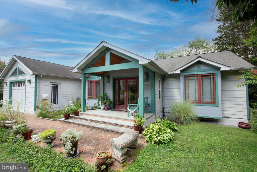 6504 CARRIAGE DRIVE