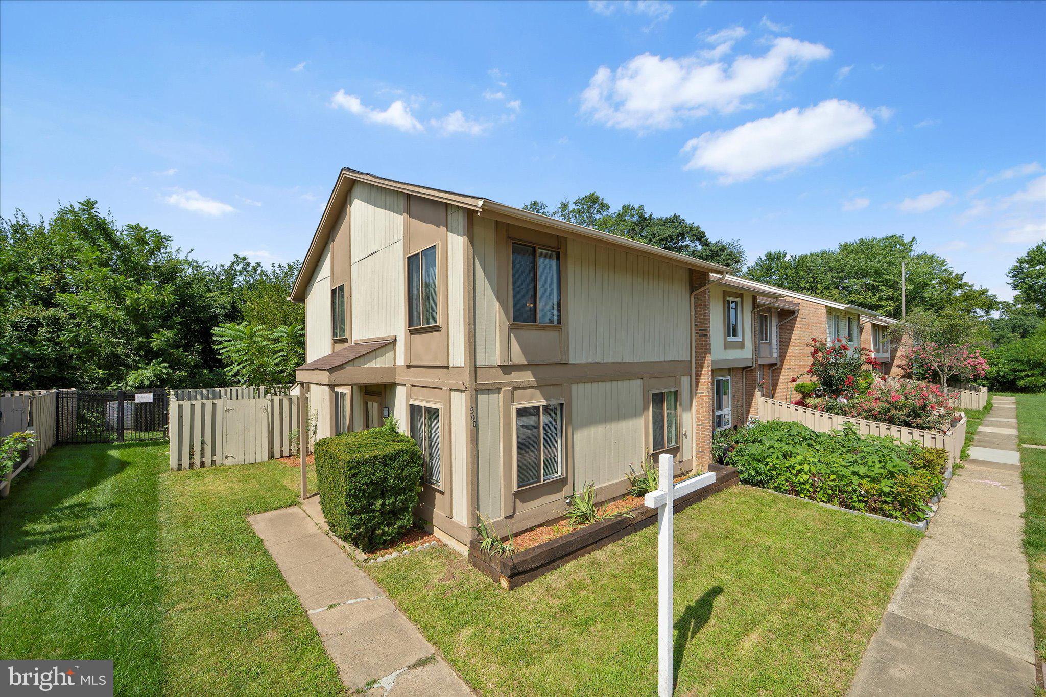 500 EARLY FALL CT