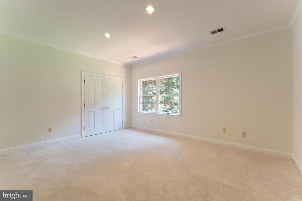 250 Golden Woods Ct