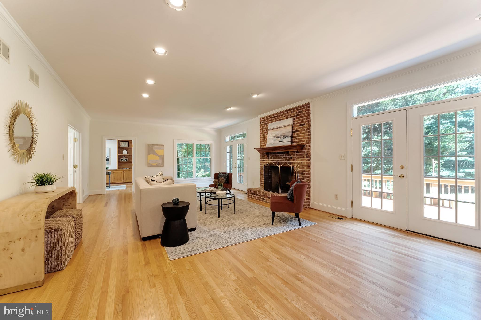250 Golden Woods Ct