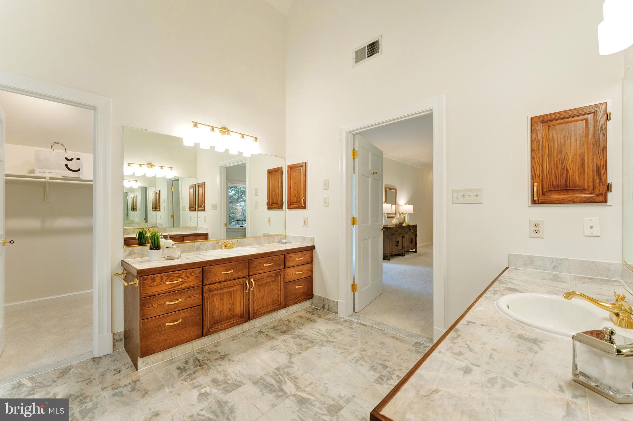 250 Golden Woods Ct